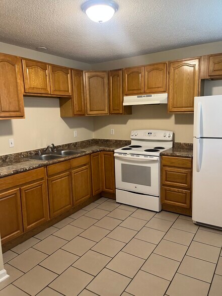 Building Photo - 3526 Brookway Dr