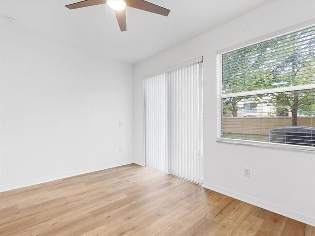 Building Photo - 7627 Long Island Dr