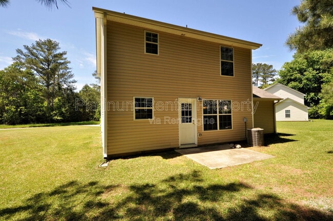 Building Photo - 9260 Golf View Dr