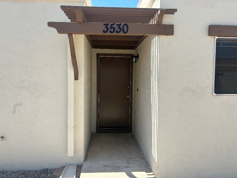 Building Photo - 3530 N Tucson Blvd
