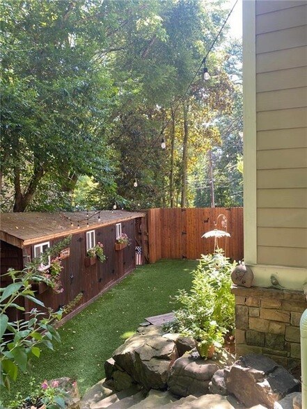 Building Photo - 1891 Ardmore Rd NW