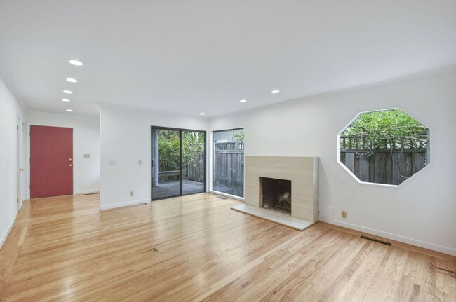 Building Photo - Upgraded 4 Bed, 2 Bath Home on Charming Tree Lined Street in Desirable Crescent Park