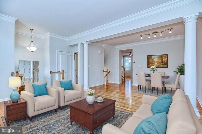 Building Photo - 208 Croft Square