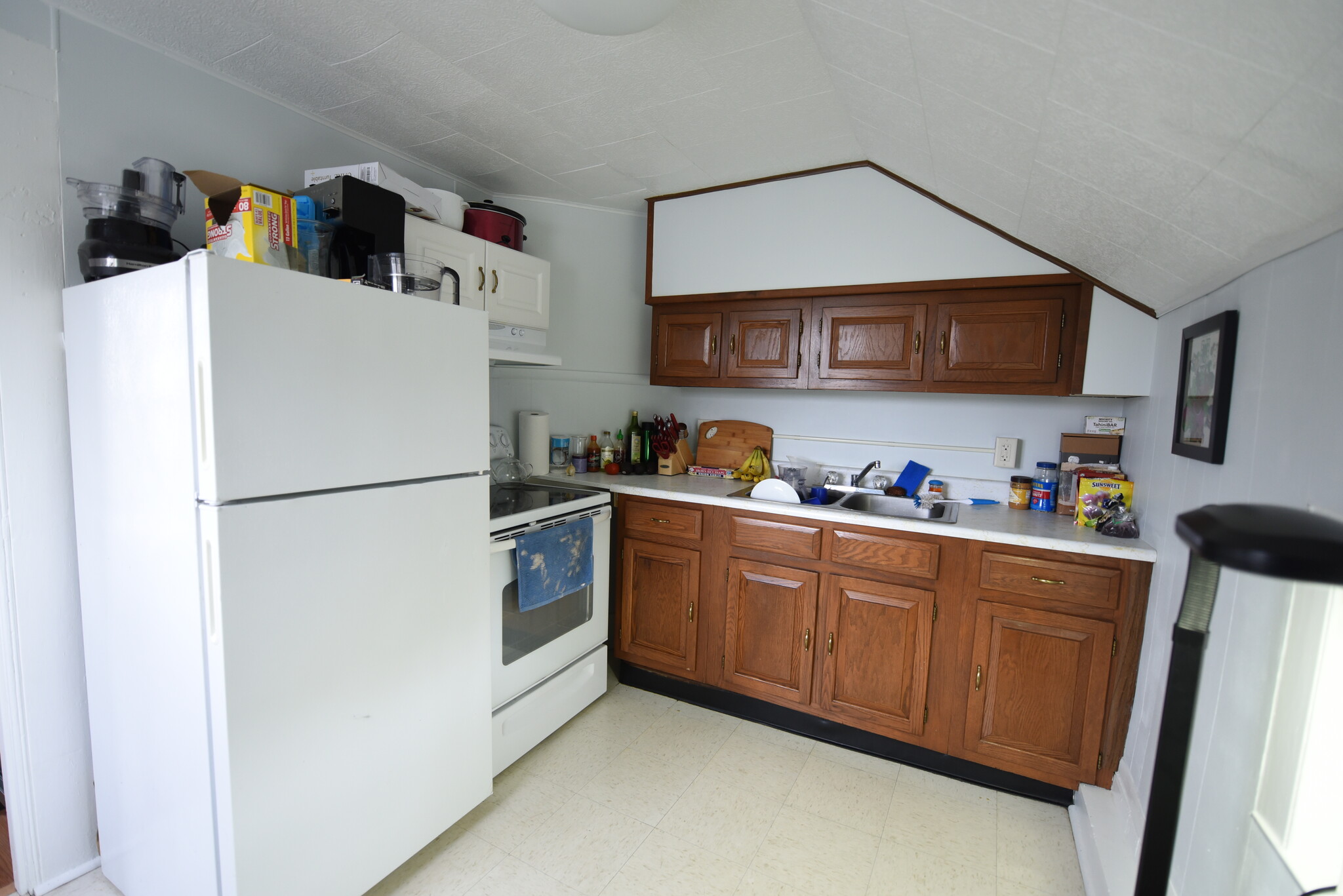 Building Photo - 318 School St