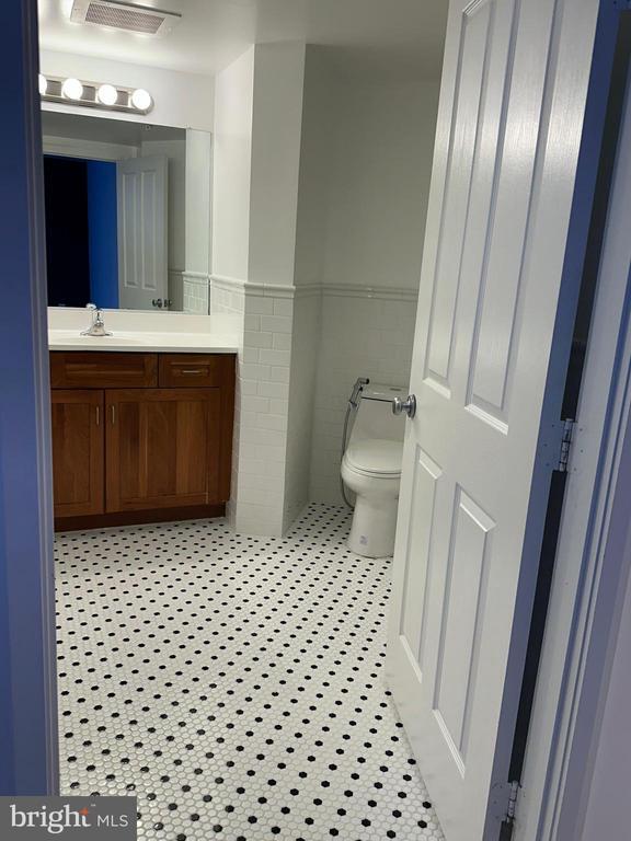 Building Photo - 1220 N Fillmore St