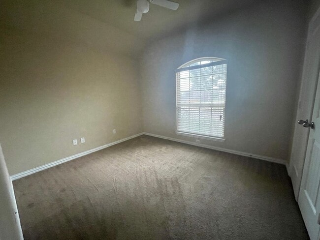 Building Photo - 6401 Alabaster Dr