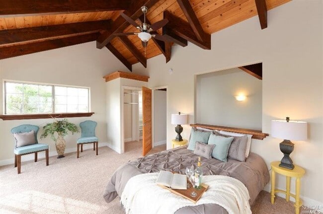 Building Photo - Beautiful 2 Bedrooms Plus Office, 3 Bathro...