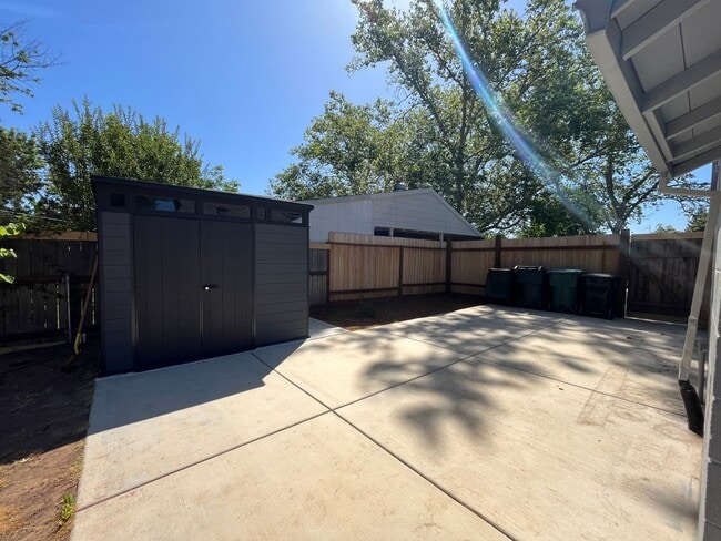 Building Photo - Spacious 3 bed 1bath home available in Ard...