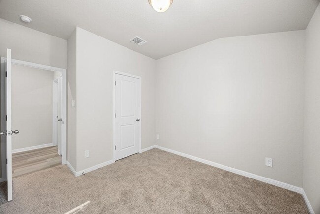 Building Photo - 140 Honey Bee Rd