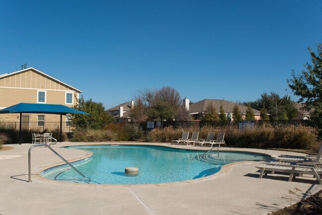 Building Photo - Model Home in City Side Condo Community