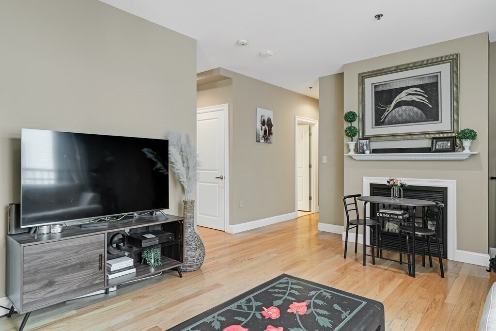 Building Photo - 1721 Washington St