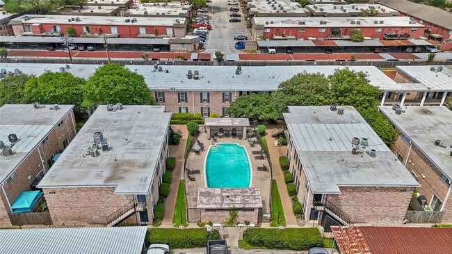 Building Photo - 6402 Del Monte Dr