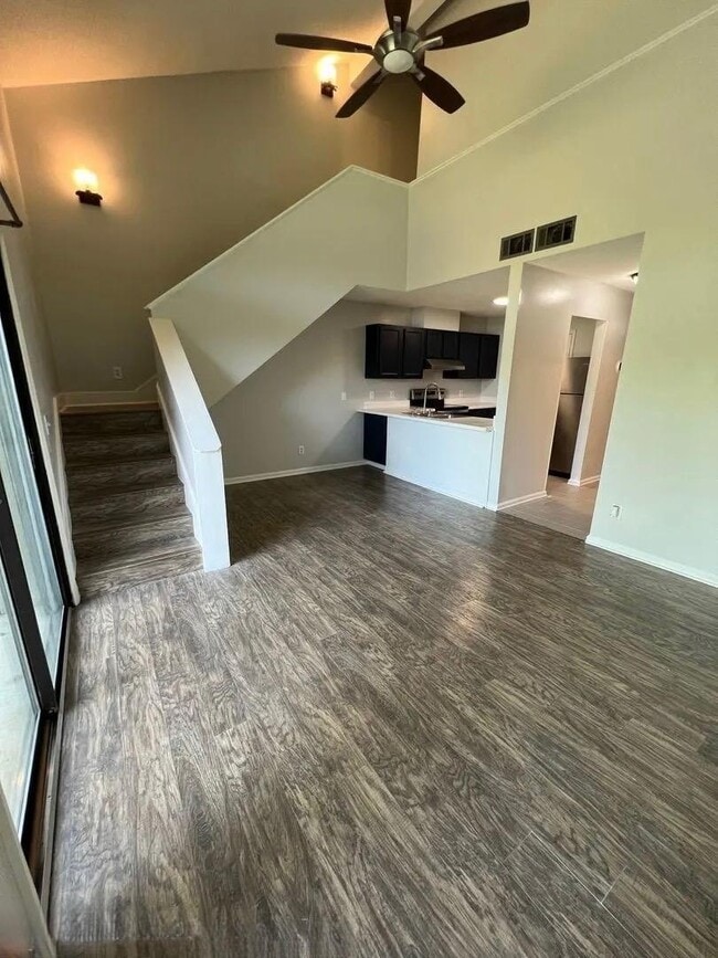 Building Photo - 1000 Stonegate Dr