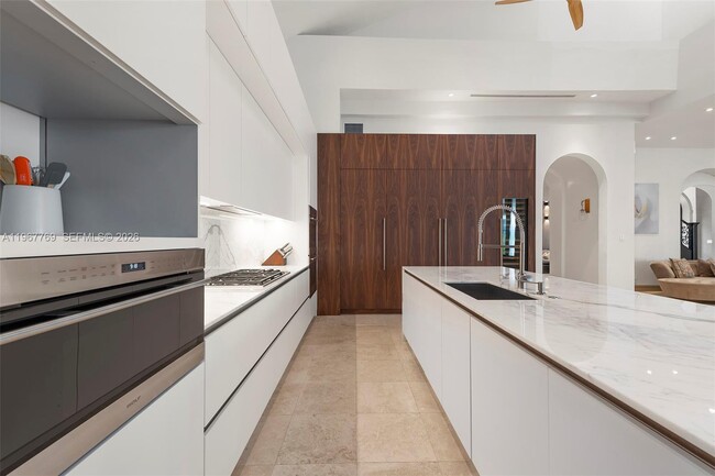 Building Photo - 432 S Hibiscus Dr