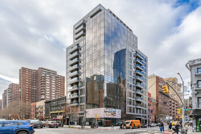 Primary Photo - 300 W 30th St