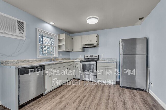 Building Photo - 816 Greenland Dr