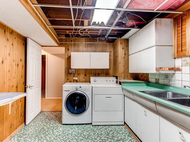 Building Photo - SW Denver single family home available in Harvey Park South.