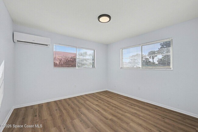 Building Photo - 115 Seminole Ave W