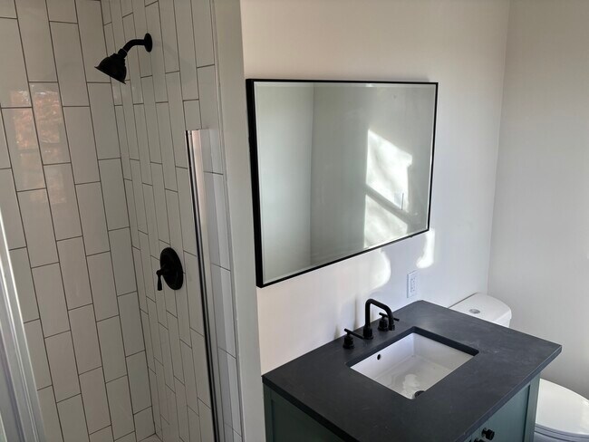 Primary Photo - 18377 Pleasant View Dr