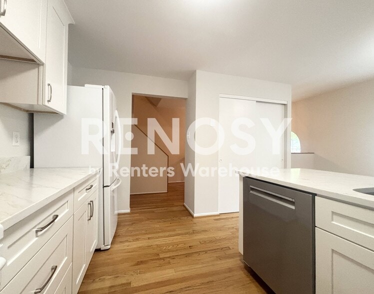 Building Photo - 11873 New Country Ln