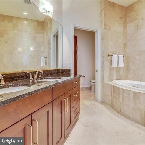 Building Photo - 8220 Crestwood Heights Dr