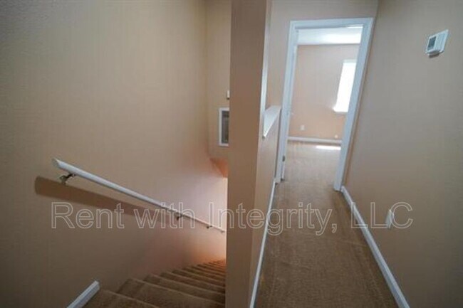 Building Photo - 2186 Timberwood Cir N