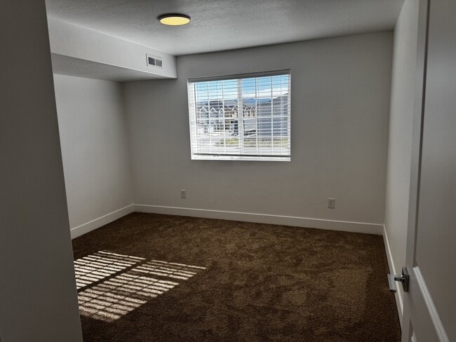 Building Photo - 2172 Sawmill Blvd