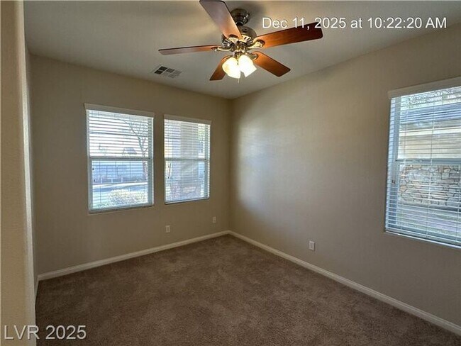 Building Photo - WONDERFUL 2-STORY HOME IN THE SW!