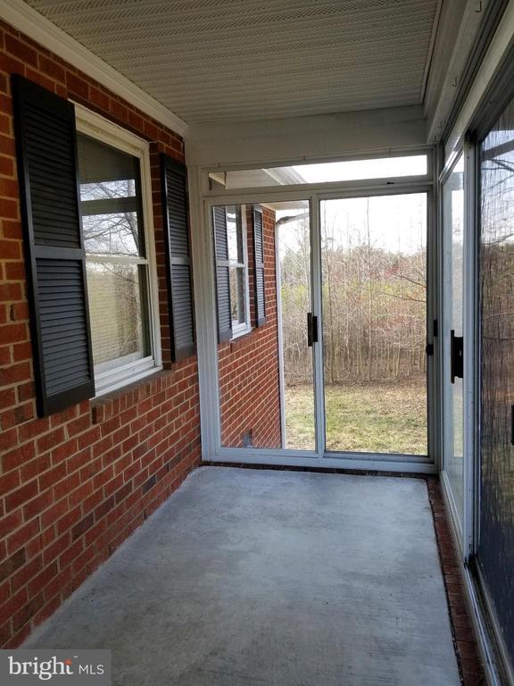 Building Photo - 90 Parrish Ln