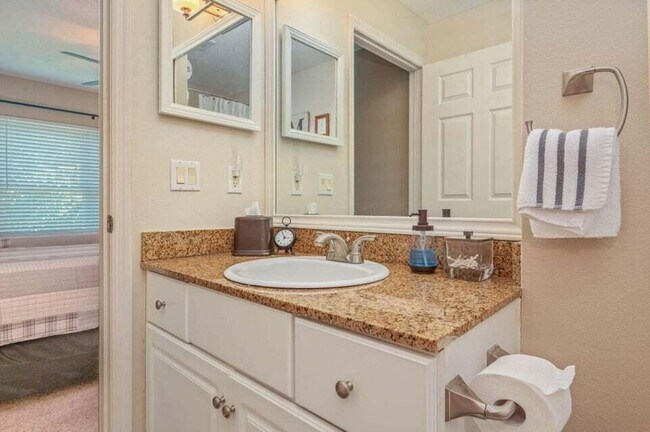 Building Photo - 4276 Calinda Ln
