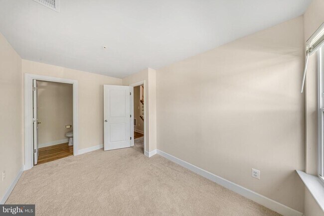 Building Photo - 3525 Carnaby St
