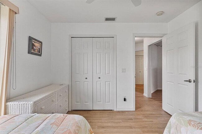 Building Photo - 6460 Blueberry Dr