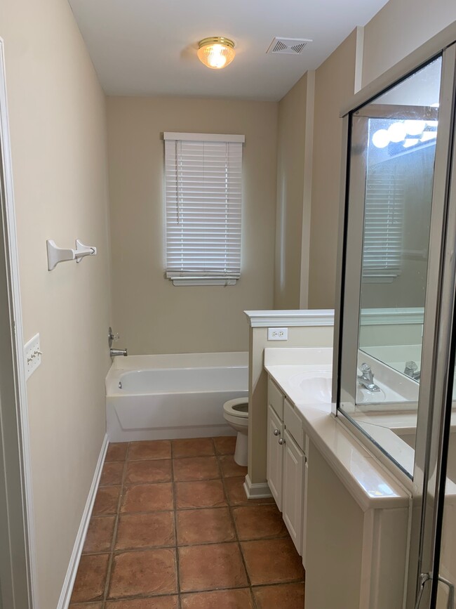 Building Photo - 1161 Misty Isle Dr