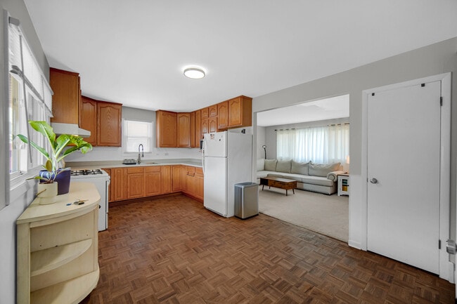 Building Photo - 7305 W 75th St