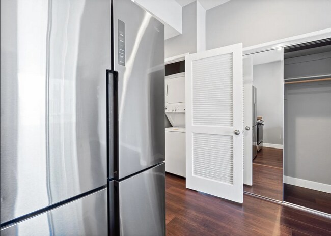 Building Photo - 445 Island Ave