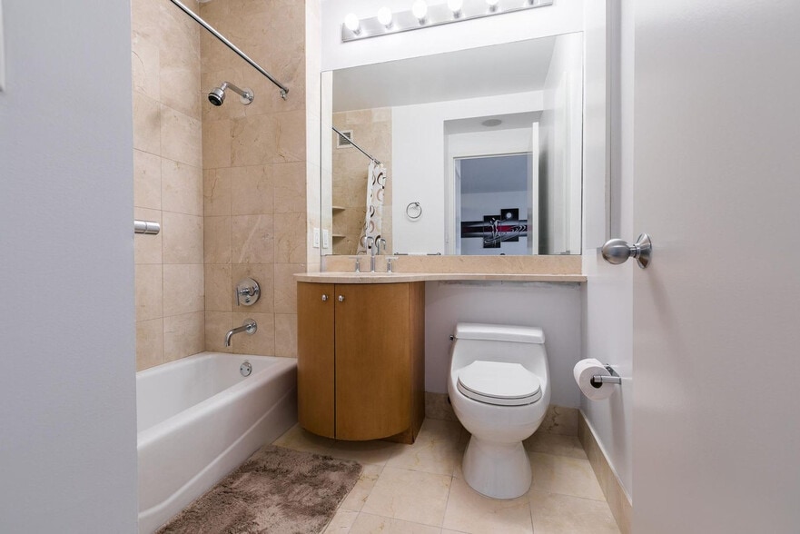 Building Photo - 45 E 33rd St