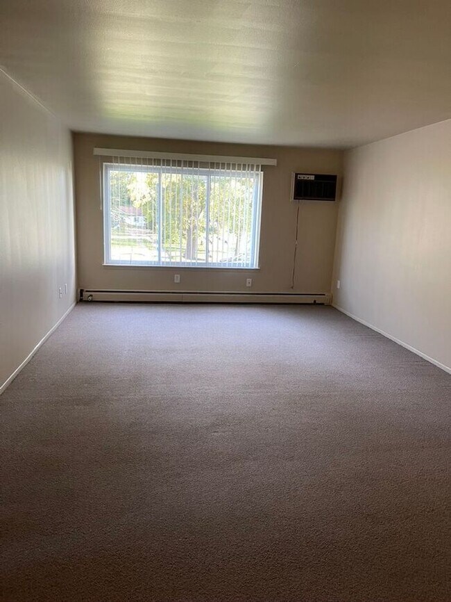 Building Photo - Section 8 Approved - Heat Included and Water Included.