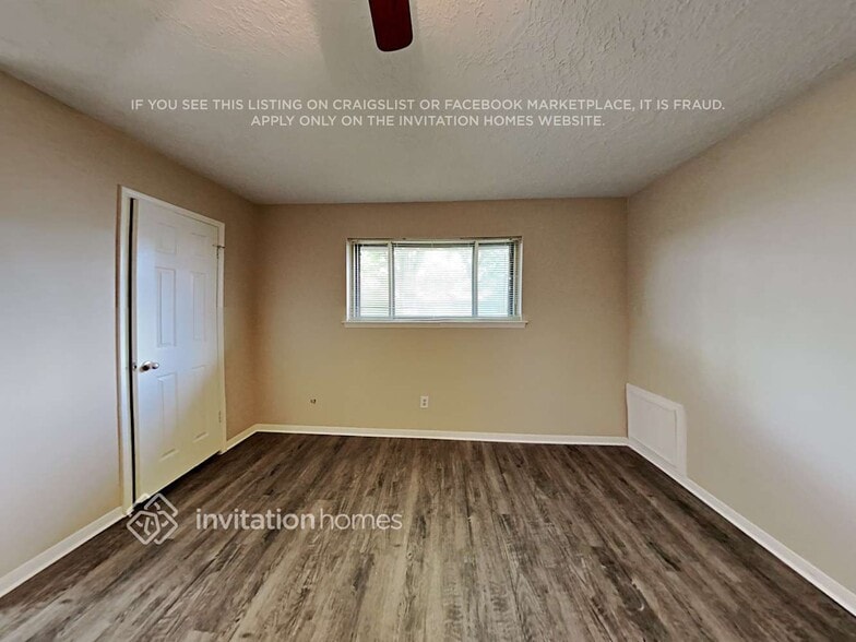 Building Photo - 1824 Meadow Creek Dr