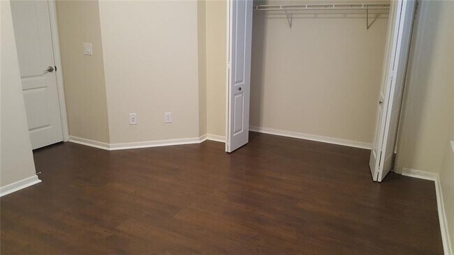 Building Photo - 6000 Shepherd Mountain Cove