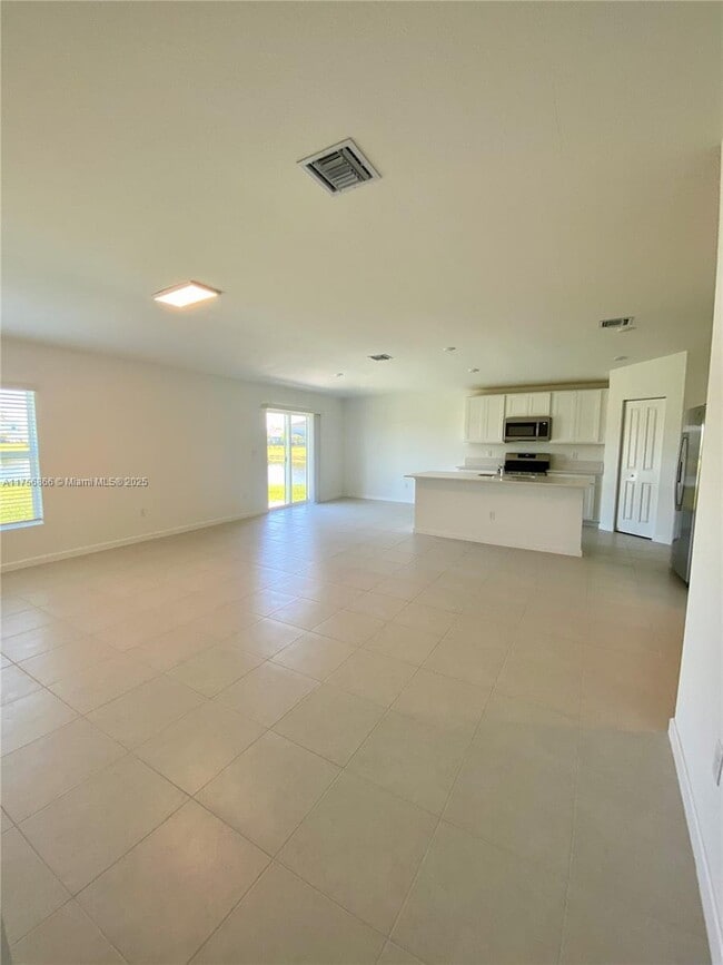 Building Photo - 5971 Pickering Dr