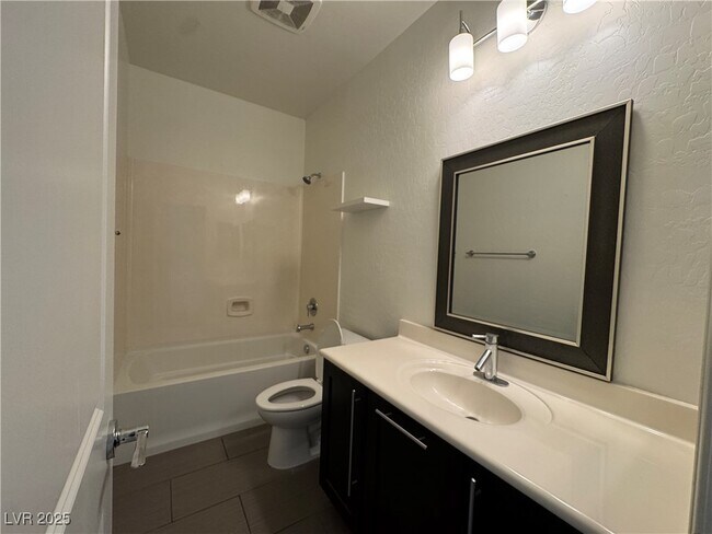 Building Photo - 2090 Morro Vista Dr