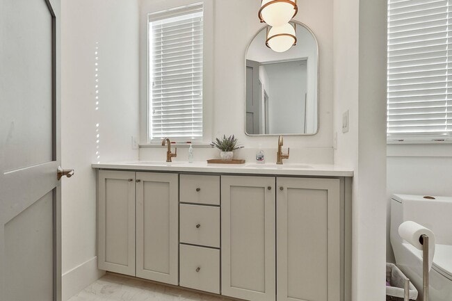 Building Photo - Fully Furnished Trilith Townhome with Large Patio and 2 Car Garage