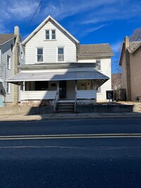 Building Photo - Charming 3 Bedroom House in Pen Argyl