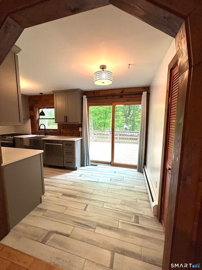 Building Photo - 39 Woodland Rd