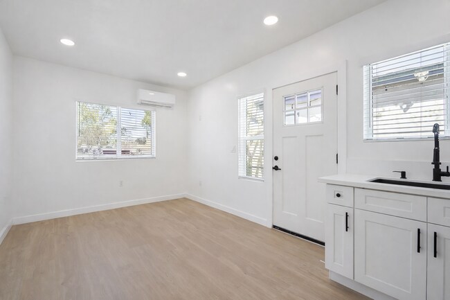 Building Photo - Coconino Apartments