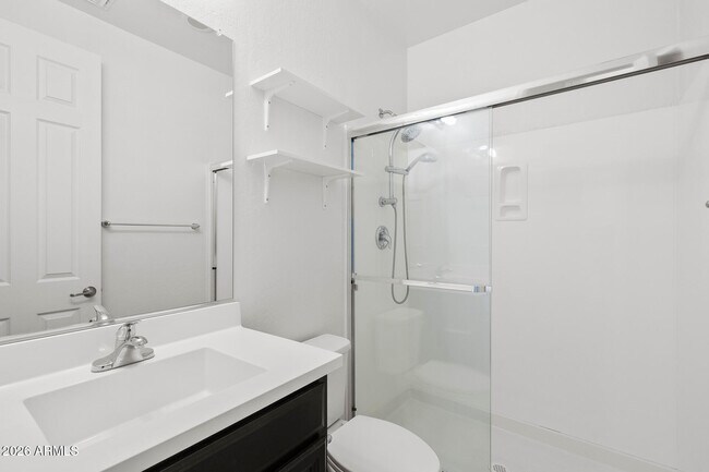 Building Photo - 130 N Bay Dr