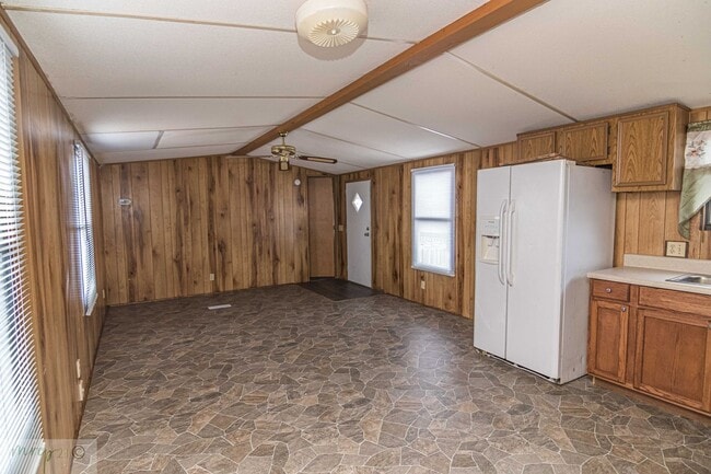 Building Photo - 111 Clover Ridge Dr