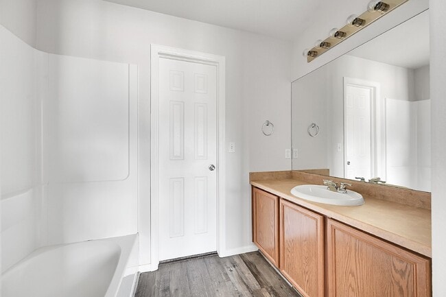 Building Photo - $1,850.00 - 2 Bedrooms, 2.5 Bathrooms Town...