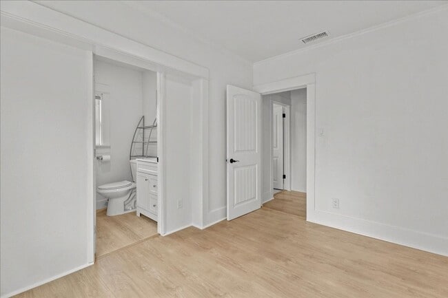 Building Photo - Fully Renovated 3 Bed 2 Bath Craftsman In ...