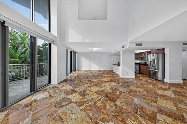 Building Photo - 900 SE 2nd St